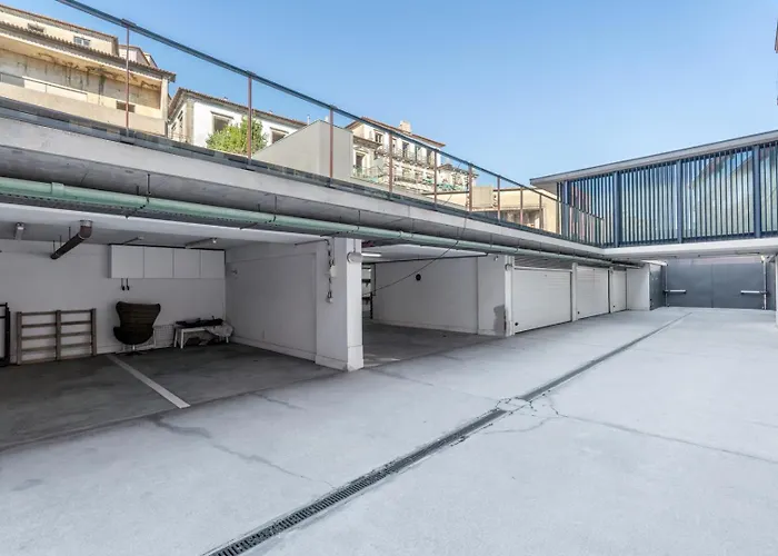 Appartement Stylish Open-plan Flat With Swimming Pool By Hostwise