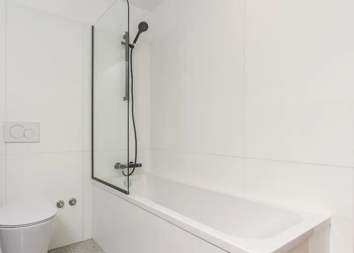 Stylish Open-plan Flat With Swimming Pool By Hostwise Apartamento Oporto