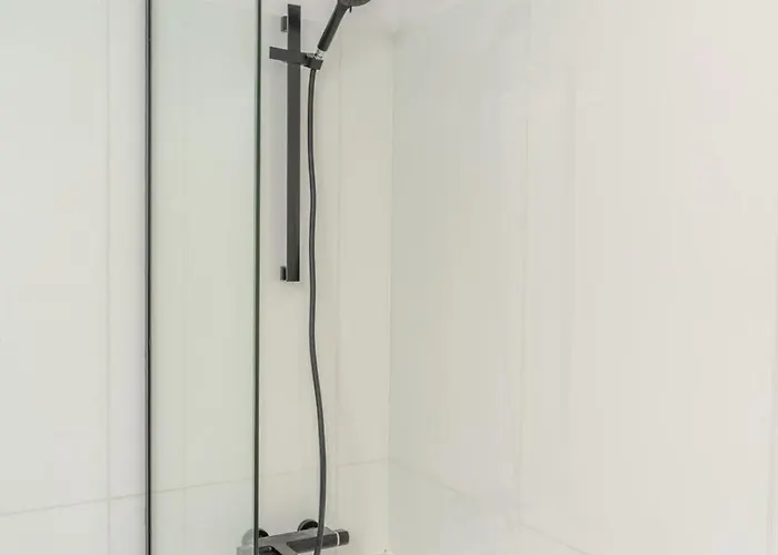 Stylish Open-plan Flat With Swimming Pool By Hostwise * Oporto