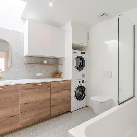 Stylish Open-plan Flat With Swimming Pool By Hostwise Appartement