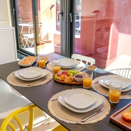 Stylish Open-plan Flat With Swimming Pool By Hostwise Porto