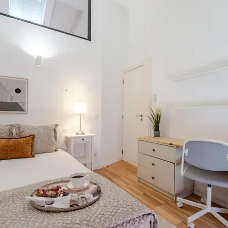 Appartement Stylish Open-plan Flat With Swimming Pool By Hostwise *