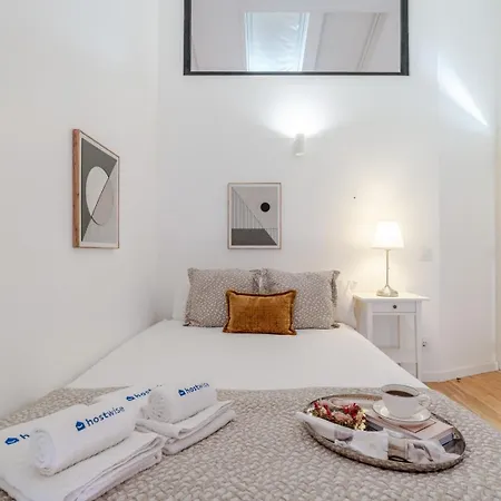 Stylish Open-plan Flat With Swimming Pool By Hostwise Porto
