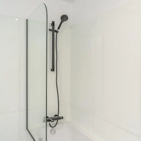 Stylish Open-plan Flat With Swimming Pool By Hostwise * Porto