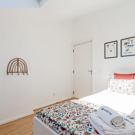 Stylish Open-plan Flat With Swimming Pool By Hostwise Appartement Porto