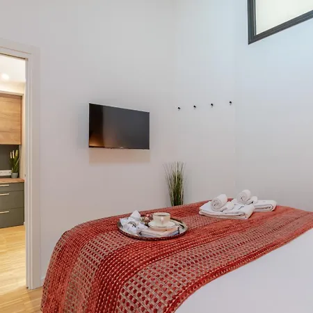 Stylish Open-plan Flat With Swimming Pool By Hostwise *