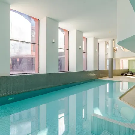 Stylish Open-plan Flat With Swimming Pool By Hostwise Lägenhet