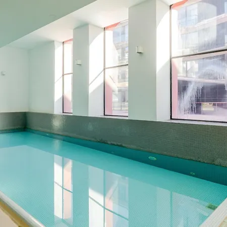 Stylish Open-plan Flat With Swimming Pool By Hostwise Oporto