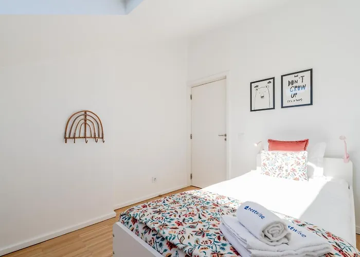 Stylish Open-plan Flat With Swimming Pool By Hostwise Apartmán Porto