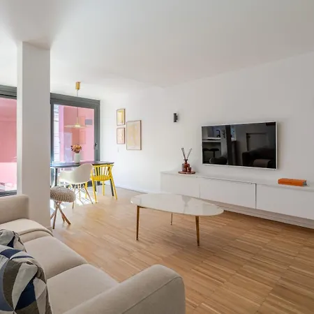 Stylish Open-plan Flat With Swimming Pool By Hostwise Apartamento Oporto